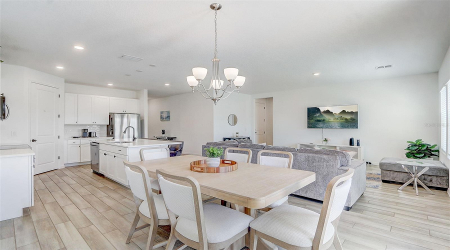 DAVENPORT, Florida 33896, 5 Bedrooms Bedrooms, ,4 BathroomsBathrooms,Residential,For Sale,DERWENT,0,MFRO6403200