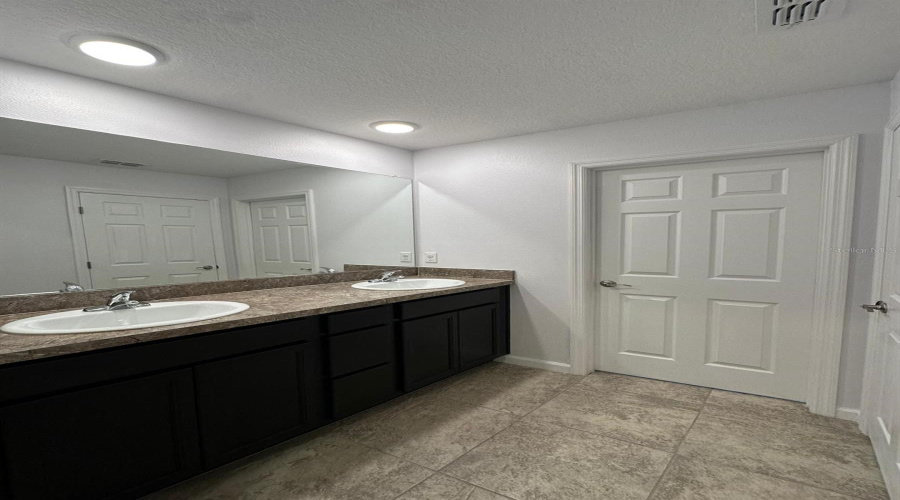 DAVENPORT, Florida 33837, 4 Bedrooms Bedrooms, ,2 BathroomsBathrooms,Residential,For Sale,HOLLY VILLAGE,0,MFRO6402277