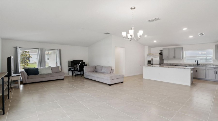DAVENPORT, Florida 33897, 3 Bedrooms Bedrooms, ,2 BathroomsBathrooms,Residential,For Sale,PAPAYA,0,MFRO6403216