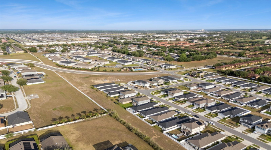DAVENPORT, Florida 33897, 3 Bedrooms Bedrooms, ,2 BathroomsBathrooms,Residential,For Sale,PAPAYA,0,MFRO6403216