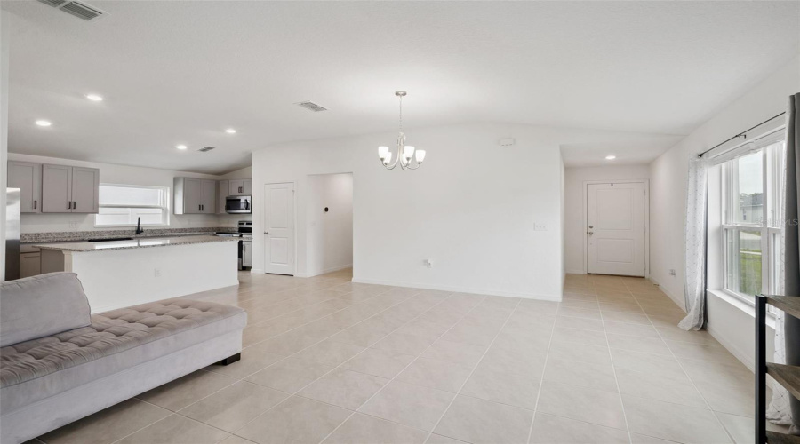 DAVENPORT, Florida 33897, 3 Bedrooms Bedrooms, ,2 BathroomsBathrooms,Residential,For Sale,PAPAYA,0,MFRO6403216