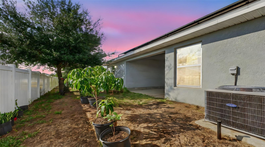 DAVENPORT, Florida 33837, 4 Bedrooms Bedrooms, ,3 BathroomsBathrooms,Residential,For Sale,BUCHANNAN,0,MFRO6362369