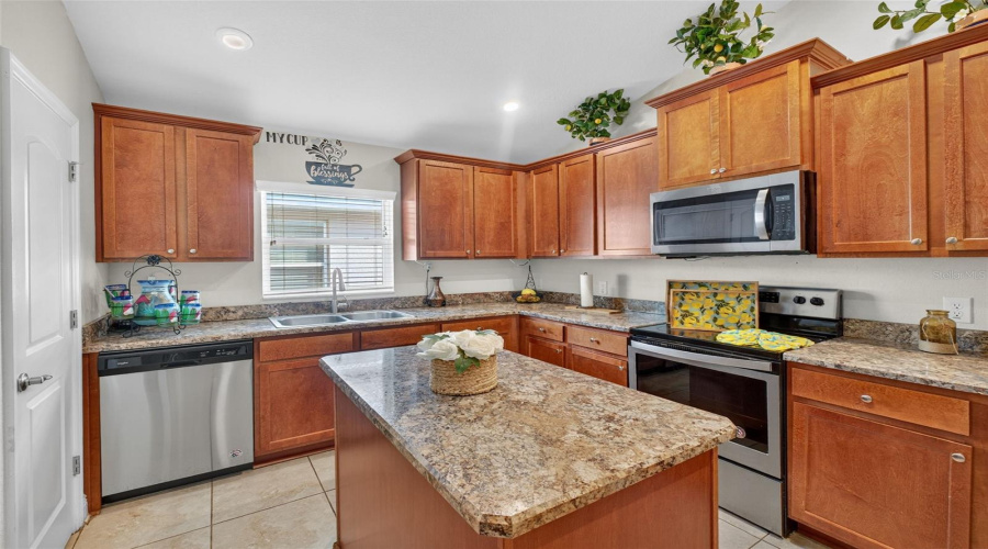 DAVENPORT, Florida 33837, 4 Bedrooms Bedrooms, ,3 BathroomsBathrooms,Residential,For Sale,BUCHANNAN,0,MFRO6362369