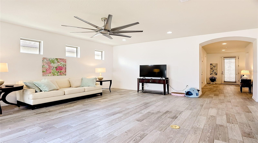 DAVENPORT, Florida 33837, 3 Bedrooms Bedrooms, ,2 BathroomsBathrooms,Residential,For Sale,MONTORO,0,MFRO6403550
