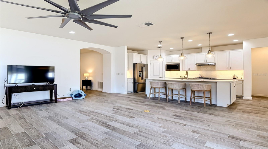 DAVENPORT, Florida 33837, 3 Bedrooms Bedrooms, ,2 BathroomsBathrooms,Residential,For Sale,MONTORO,0,MFRO6403550