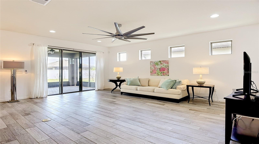 DAVENPORT, Florida 33837, 3 Bedrooms Bedrooms, ,2 BathroomsBathrooms,Residential,For Sale,MONTORO,0,MFRO6403550