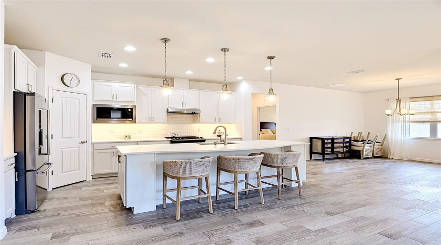 DAVENPORT, Florida 33837, 3 Bedrooms Bedrooms, ,2 BathroomsBathrooms,Residential,For Sale,MONTORO,0,MFRO6403550