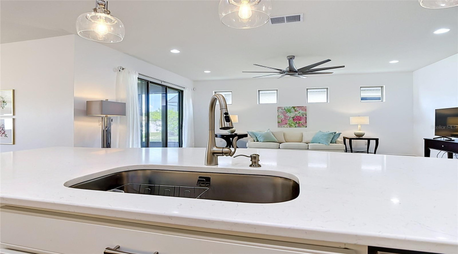 DAVENPORT, Florida 33837, 3 Bedrooms Bedrooms, ,2 BathroomsBathrooms,Residential,For Sale,MONTORO,0,MFRO6403550
