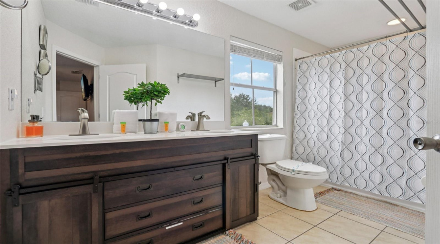DAVENPORT, Florida 33897, 3 Bedrooms Bedrooms, ,3 BathroomsBathrooms,Residential,For Sale,CALABRIA,0,MFRO6327908