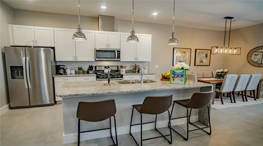 KISSIMMEE, Florida 34747, 5 Bedrooms Bedrooms, ,5 BathroomsBathrooms,Residential,For Sale,SUNNY DREAMS,0,MFRO6357540