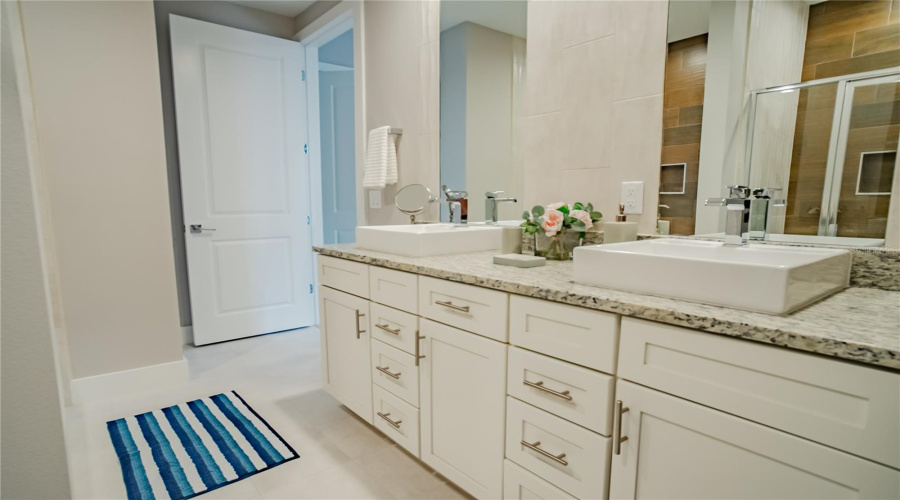 KISSIMMEE, Florida 34747, 5 Bedrooms Bedrooms, ,5 BathroomsBathrooms,Residential,For Sale,SUNNY DREAMS,0,MFRO6357540