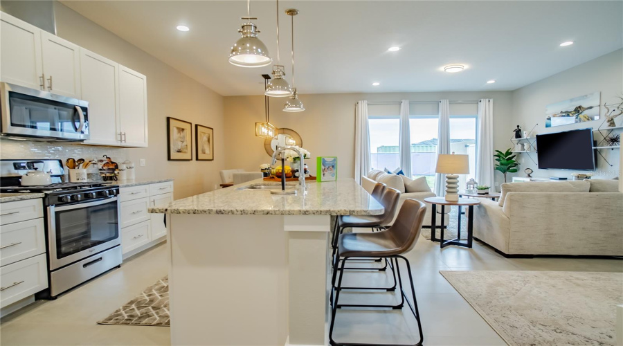 KISSIMMEE, Florida 34747, 5 Bedrooms Bedrooms, ,5 BathroomsBathrooms,Residential,For Sale,SUNNY DREAMS,0,MFRO6357540