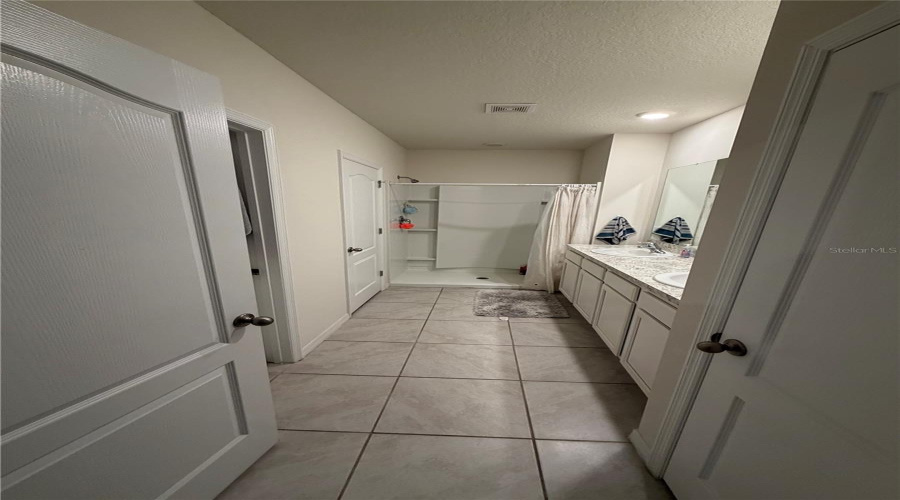 DAVENPORT, Florida 33837, 3 Bedrooms Bedrooms, ,2 BathroomsBathrooms,Residential,For Sale,BERRY,0,MFRS5149178