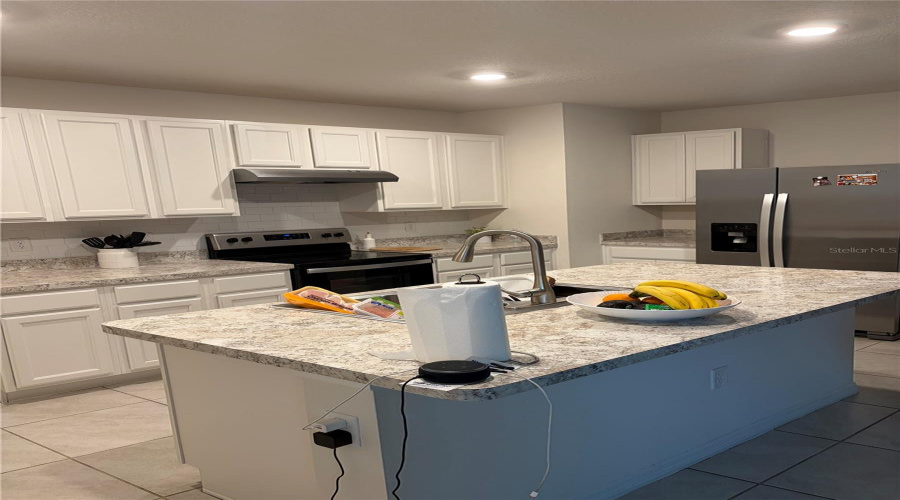 DAVENPORT, Florida 33837, 3 Bedrooms Bedrooms, ,2 BathroomsBathrooms,Residential,For Sale,BERRY,0,MFRS5149178