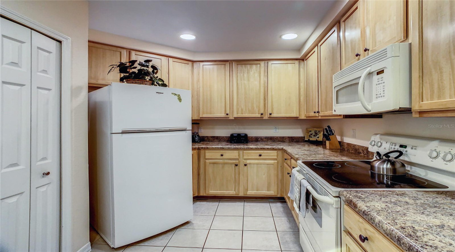 KISSIMMEE, Florida 34747, 2 Bedrooms Bedrooms, ,2 BathroomsBathrooms,Residential,For Sale,PIRATES RETREAT,0,MFRO6404768