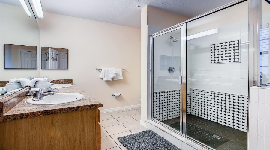KISSIMMEE, Florida 34747, 2 Bedrooms Bedrooms, ,2 BathroomsBathrooms,Residential,For Sale,PIRATES RETREAT,0,MFRO6404768