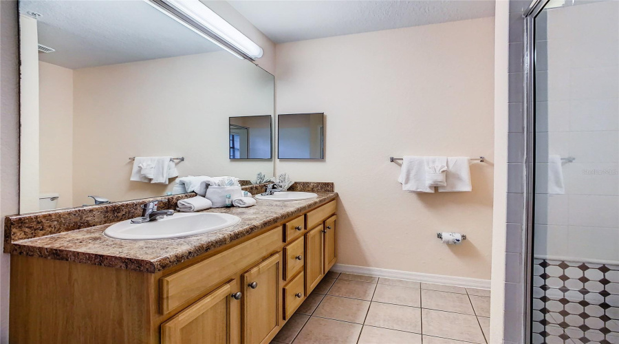 KISSIMMEE, Florida 34747, 2 Bedrooms Bedrooms, ,2 BathroomsBathrooms,Residential,For Sale,PIRATES RETREAT,0,MFRO6404768