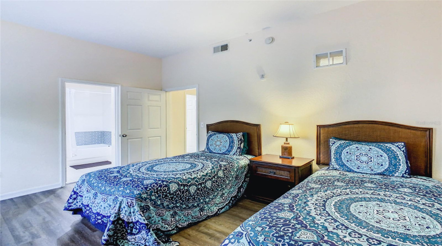 KISSIMMEE, Florida 34747, 2 Bedrooms Bedrooms, ,2 BathroomsBathrooms,Residential,For Sale,PIRATES RETREAT,0,MFRO6404768