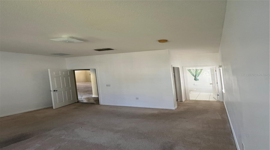 KISSIMMEE, Florida 34746, 4 Bedrooms Bedrooms, ,3 BathroomsBathrooms,Residential,For Sale,VALLEYVIEW,0,MFRS5148852