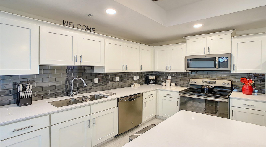 KISSIMMEE, Florida 34746, 3 Bedrooms Bedrooms, ,2 BathroomsBathrooms,Residential,For Sale,PARADOX,0,MFRO6403226