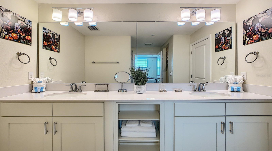 KISSIMMEE, Florida 34746, 3 Bedrooms Bedrooms, ,2 BathroomsBathrooms,Residential,For Sale,PARADOX,0,MFRO6403226