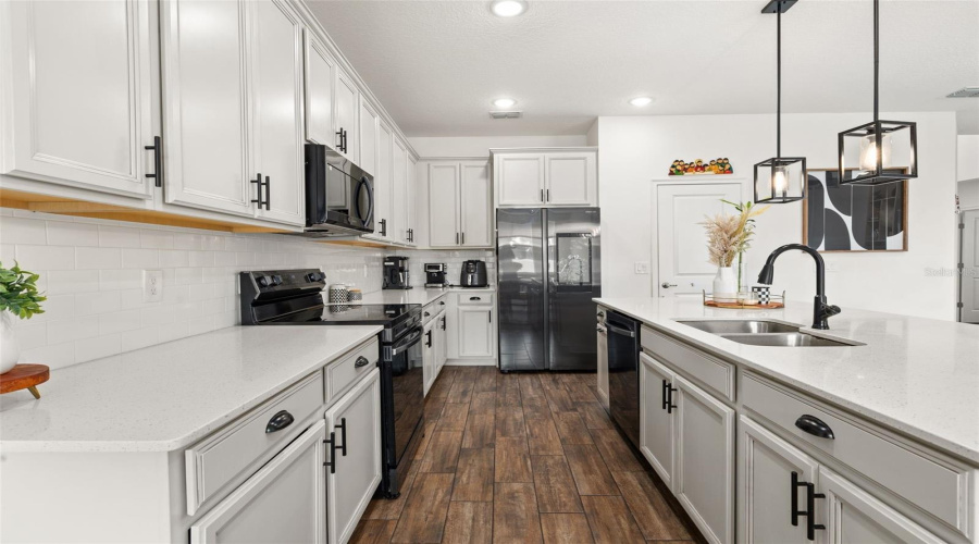 DAVENPORT, Florida 33837, 4 Bedrooms Bedrooms, ,3 BathroomsBathrooms,Residential,For Sale,GRAZIE,0,MFRS5149210