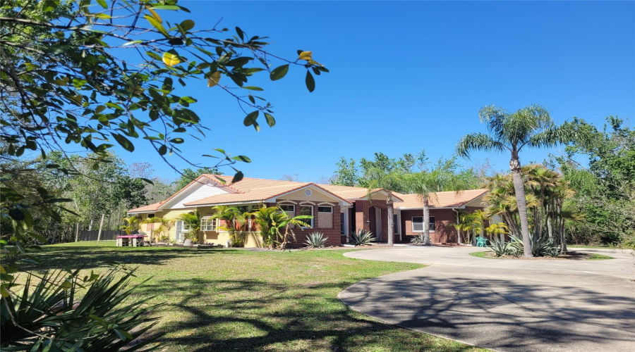 KISSIMMEE, Florida 34746, 5 Bedrooms Bedrooms, ,2 BathroomsBathrooms,Residential,For Sale,APPALOOSA,0,MFRTB8502920