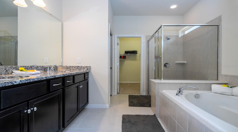 KISSIMMEE, Florida 34747, 5 Bedrooms Bedrooms, ,5 BathroomsBathrooms,Residential,For Sale,BENGAL,0,MFRO6402816
