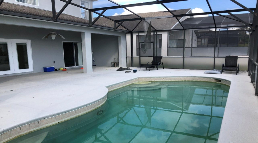 Rear pool enclosure