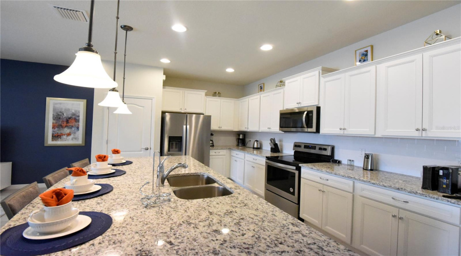 KISSIMMEE, Florida 34747, 5 Bedrooms Bedrooms, ,4 BathroomsBathrooms,Residential,For Sale,SYDNEY,0,MFRO6404821