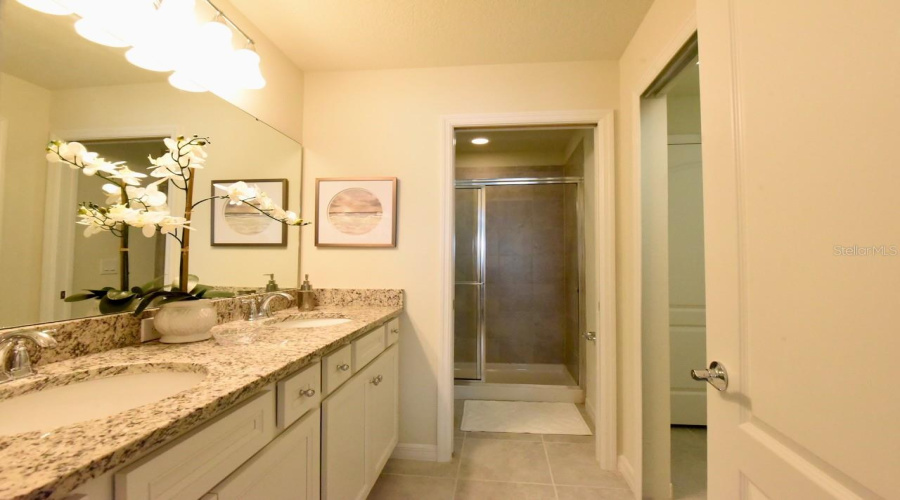 KISSIMMEE, Florida 34747, 5 Bedrooms Bedrooms, ,4 BathroomsBathrooms,Residential,For Sale,SYDNEY,0,MFRO6404821