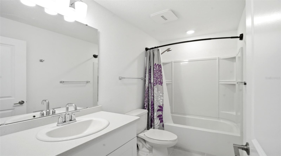 Upper Level Main Bathroom