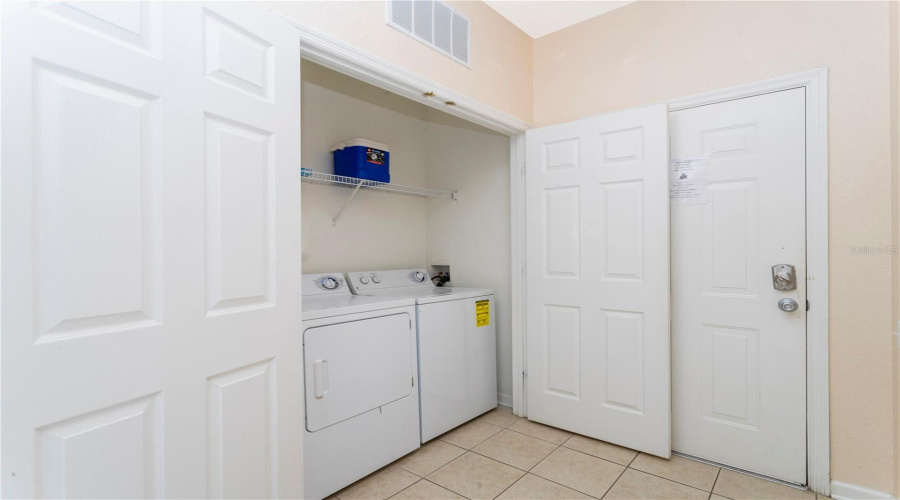 KISSIMMEE, Florida 34747, 3 Bedrooms Bedrooms, ,2 BathroomsBathrooms,Residential,For Sale,ALMATON,0,MFRO6404870