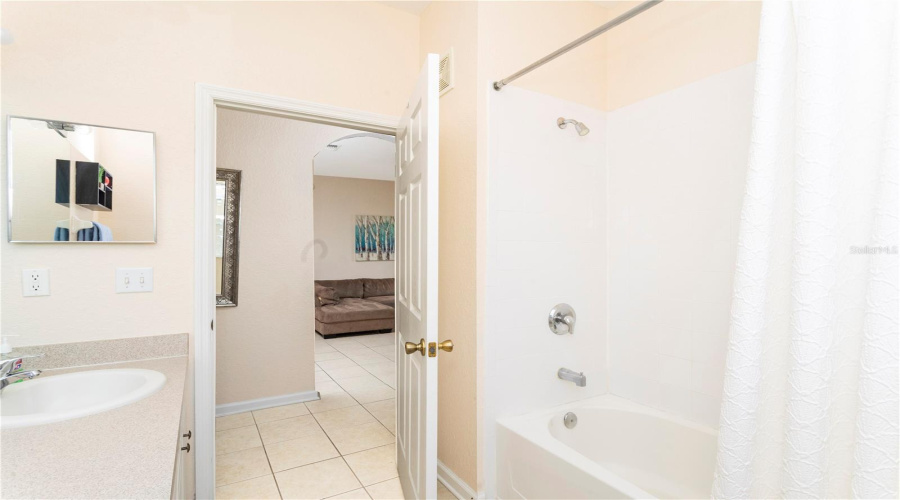 KISSIMMEE, Florida 34747, 3 Bedrooms Bedrooms, ,2 BathroomsBathrooms,Residential,For Sale,ALMATON,0,MFRO6404870