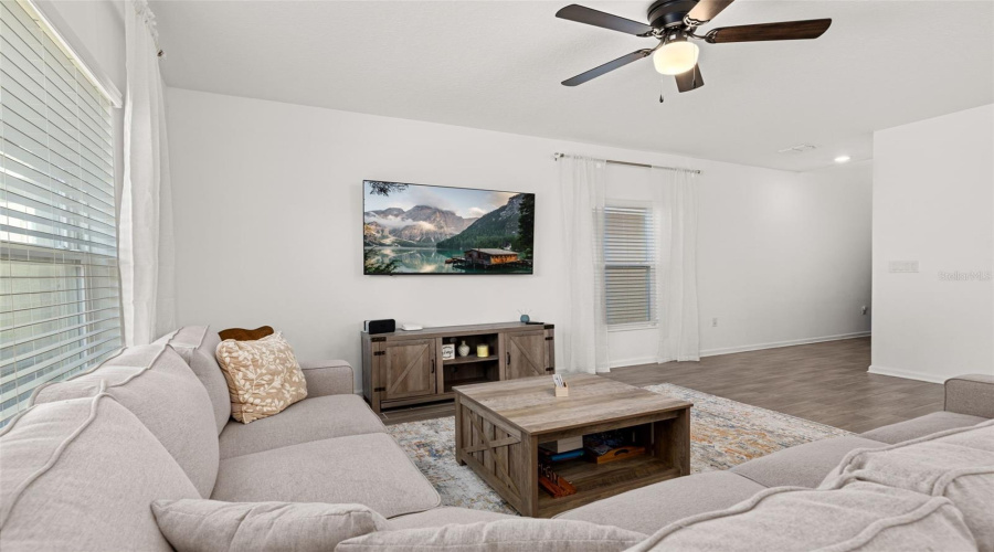 DAVENPORT, Florida 33837, 4 Bedrooms Bedrooms, ,2 BathroomsBathrooms,Residential,For Sale,BERRY,0,MFRS5149125
