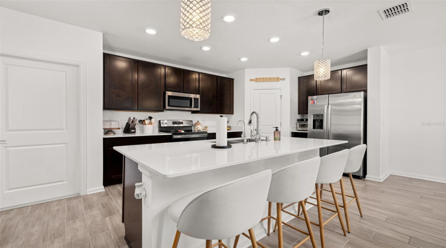 DAVENPORT, Florida 33837, 4 Bedrooms Bedrooms, ,2 BathroomsBathrooms,Residential,For Sale,BERRY,0,MFRS5149125