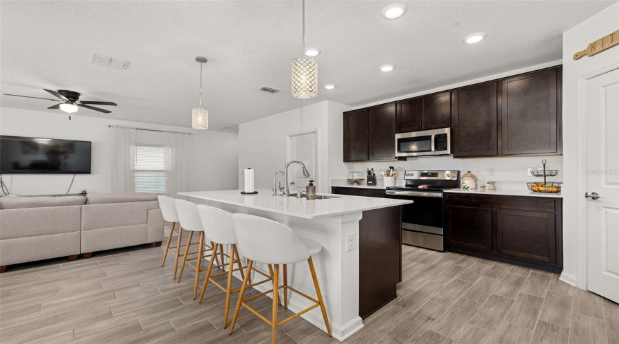 DAVENPORT, Florida 33837, 4 Bedrooms Bedrooms, ,2 BathroomsBathrooms,Residential,For Sale,BERRY,0,MFRS5149125