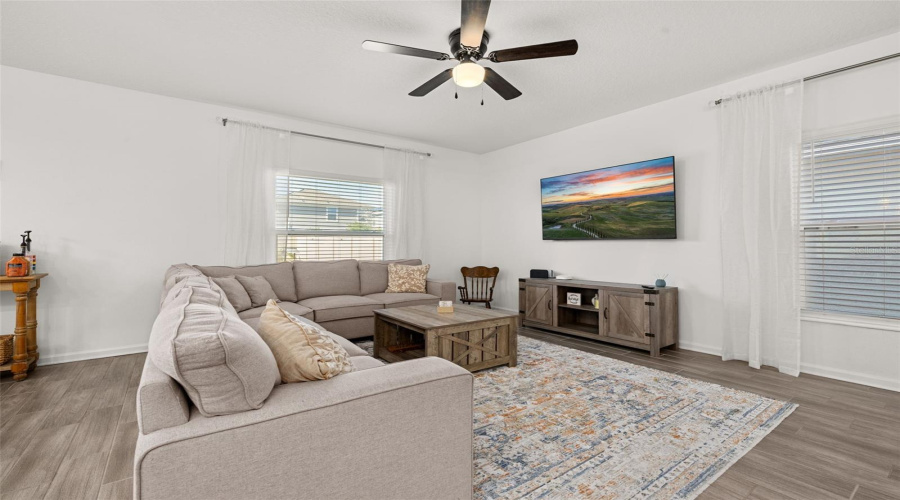 DAVENPORT, Florida 33837, 4 Bedrooms Bedrooms, ,2 BathroomsBathrooms,Residential,For Sale,BERRY,0,MFRS5149125