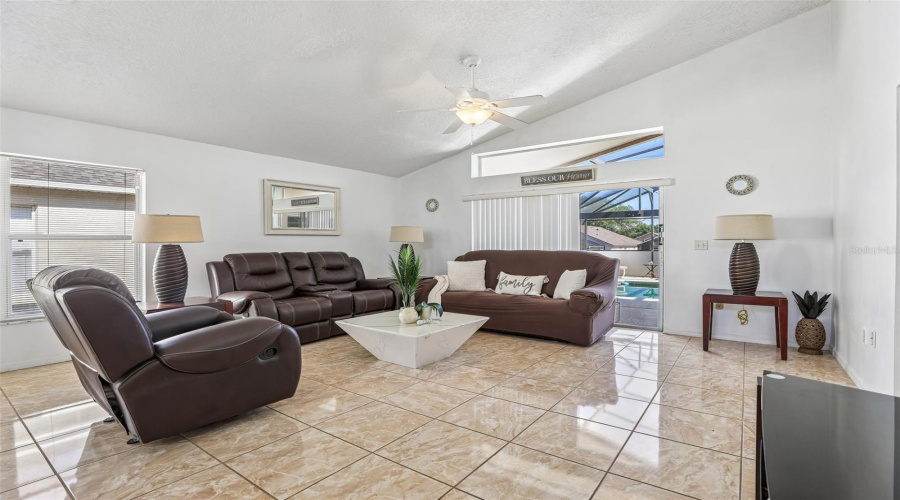 DAVENPORT, Florida 33897, 3 Bedrooms Bedrooms, ,2 BathroomsBathrooms,Residential,For Sale,CASTERTON,0,MFRO6403315