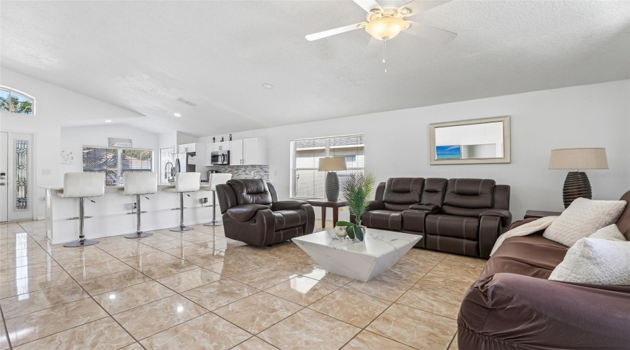 DAVENPORT, Florida 33897, 3 Bedrooms Bedrooms, ,2 BathroomsBathrooms,Residential,For Sale,CASTERTON,0,MFRO6403315