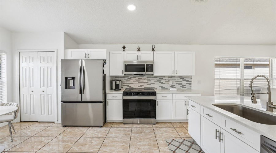DAVENPORT, Florida 33897, 3 Bedrooms Bedrooms, ,2 BathroomsBathrooms,Residential,For Sale,CASTERTON,0,MFRO6403315