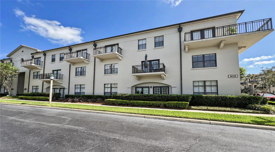 CELEBRATION, Florida 34747, 2 Bedrooms Bedrooms, ,2 BathroomsBathrooms,Residential,For Sale,WATERSIDE,0,MFRO6404835