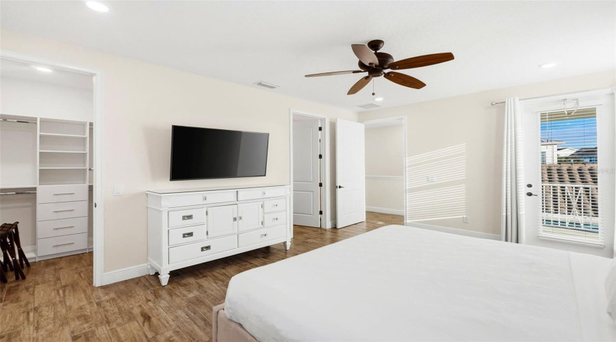 KISSIMMEE, Florida 34747, 5 Bedrooms Bedrooms, ,5 BathroomsBathrooms,Residential,For Sale,KNEE DEEP,0,MFRO6360849