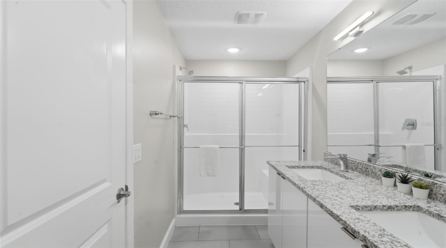 KISSIMMEE, Florida 34747, 4 Bedrooms Bedrooms, ,4 BathroomsBathrooms,Residential,For Sale,FORMOSA VALLEY,0,MFRO6404909