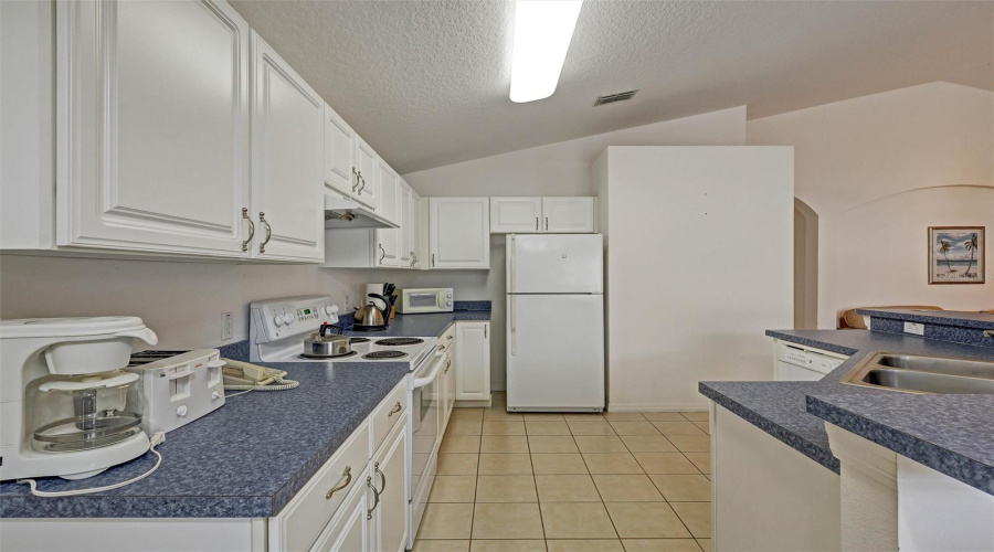 DAVENPORT, Florida 33896, 4 Bedrooms Bedrooms, ,3 BathroomsBathrooms,Residential,For Sale,KILDRUMMY,0,MFRS5149077