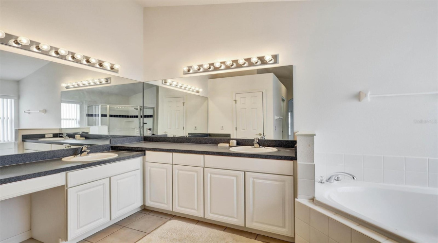 DAVENPORT, Florida 33896, 4 Bedrooms Bedrooms, ,3 BathroomsBathrooms,Residential,For Sale,KILDRUMMY,0,MFRS5149077