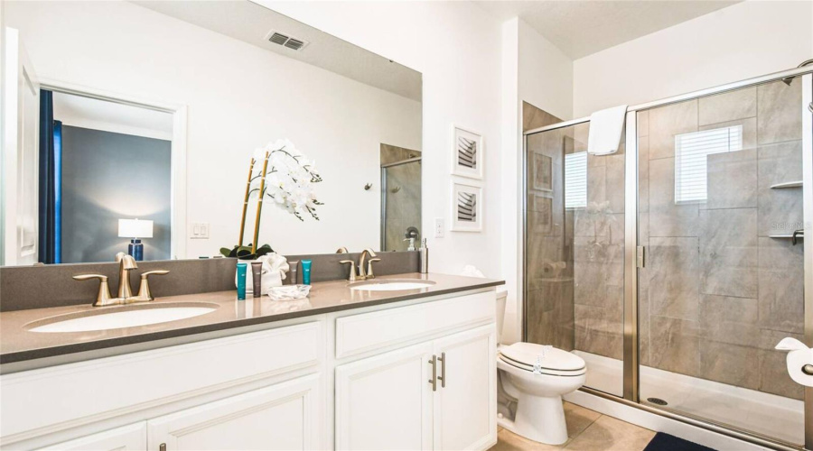 KISSIMMEE, Florida 34746, 6 Bedrooms Bedrooms, ,5 BathroomsBathrooms,Residential,For Sale,PROTAGONIST,0,MFRO6305442