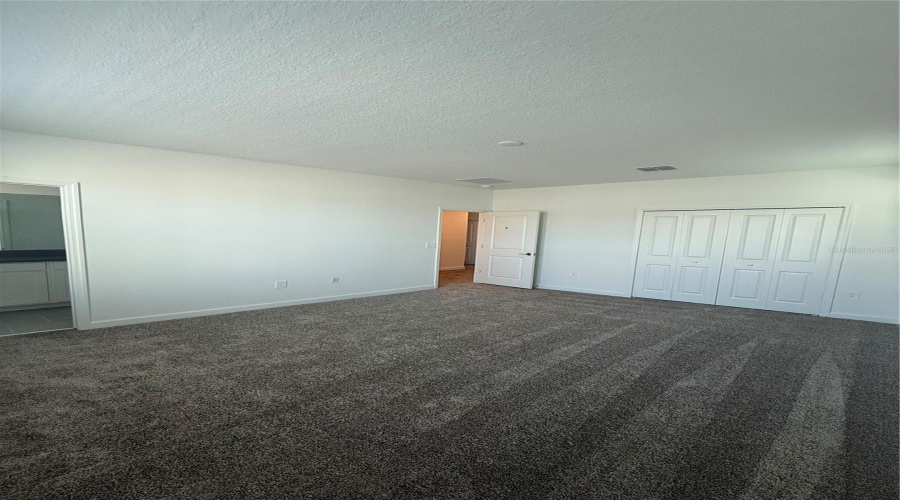 DAVENPORT, Florida 33896, 6 Bedrooms Bedrooms, ,5 BathroomsBathrooms,Residential,For Sale,KINGSBARN,0,MFRO6350323