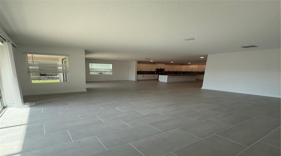 DAVENPORT, Florida 33896, 6 Bedrooms Bedrooms, ,5 BathroomsBathrooms,Residential,For Sale,KINGSBARN,0,MFRO6350323