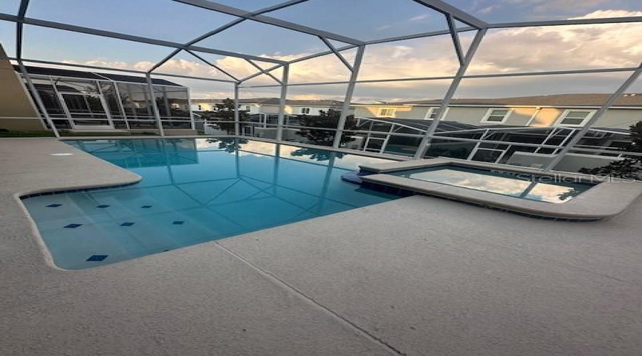 DAVENPORT, Florida 33896, 6 Bedrooms Bedrooms, ,5 BathroomsBathrooms,Residential,For Sale,KINGSBARN,0,MFRO6350323